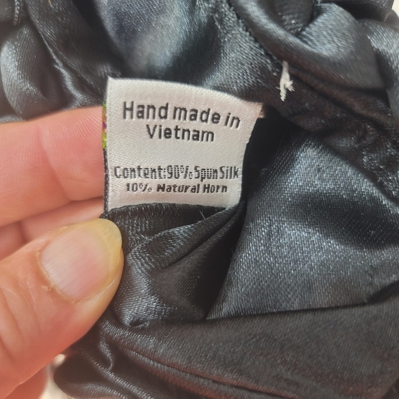 NWT.  Mod by Design. 100% Silk Handbag.  (778) - Picture 12 of 12